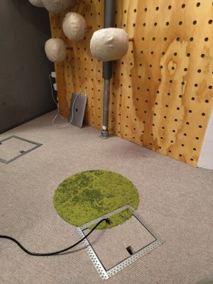 Bodenklappe mit Verkablung zur Soundlok